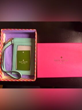♠️ Kate Spade ♠️ Mint green wristlet card/ID holder
